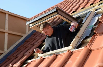 Pose de fenêtres de toit Velux à Hatten